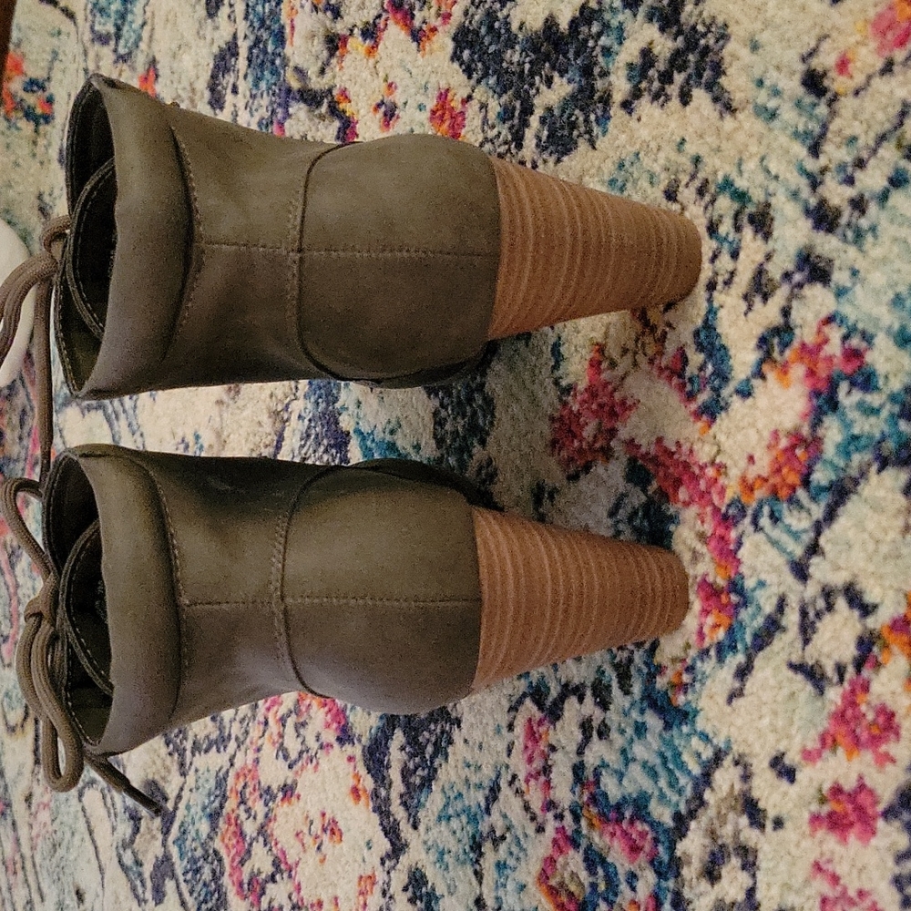 Army Green lace up booties - Picture 3 of 5